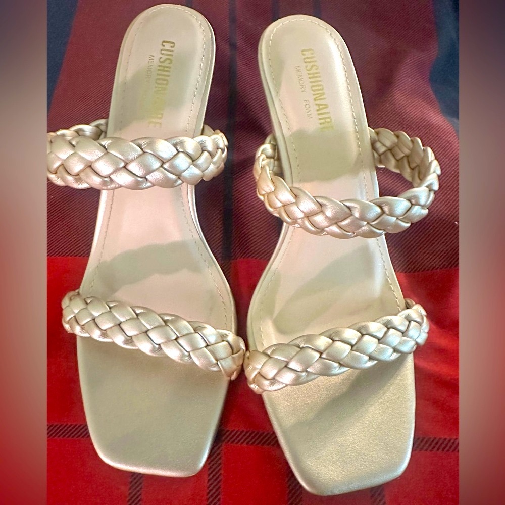 Cushionaire Women's Elegant Gold Braided Heels - Picture 3 of 4
